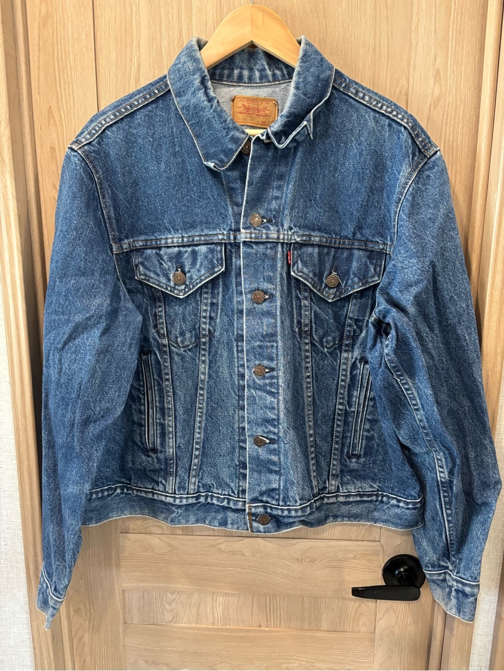 Vintage Levi’s Denim Jacket Size 46 Trucker Grunge Thrashed